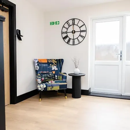 The Berriman Collection Stylish Apartment Sleeps 3 Cardiff Exterior photo