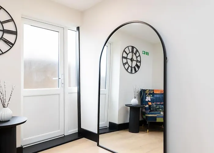 The Berriman Collection Stylish Apartment Sleeps 3