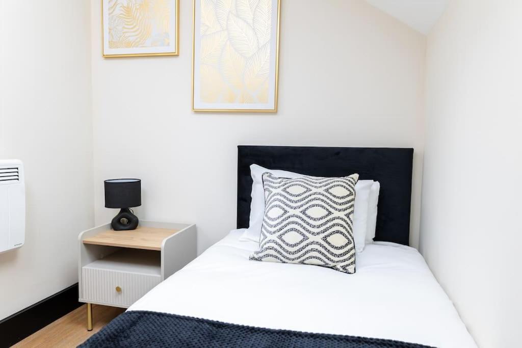 The Berriman Collection Stylish Sleeps 3 Apartment