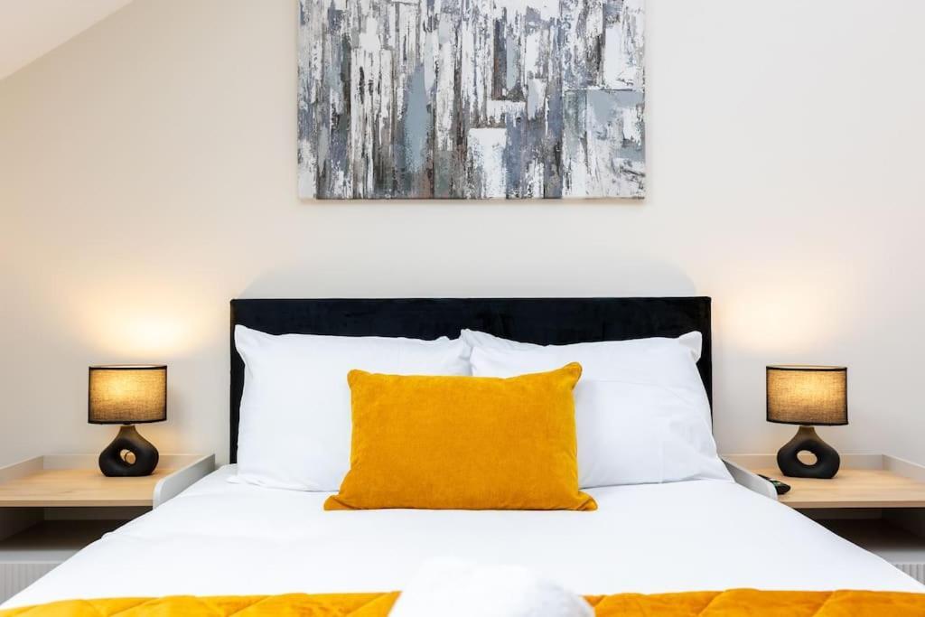 The Berriman Collection Stylish Sleeps 3